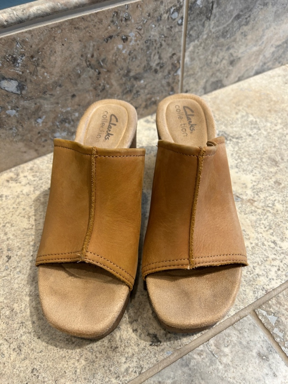 Clarks Women's Tan Leather Open-Toe Slide Mules